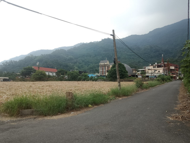 內埔三面路山景美農地